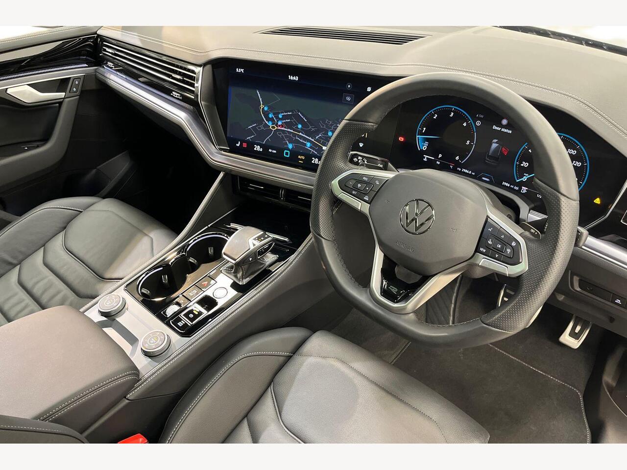 Used Volkswagen Touareg 2025 for sale - 77372779: Photo 8