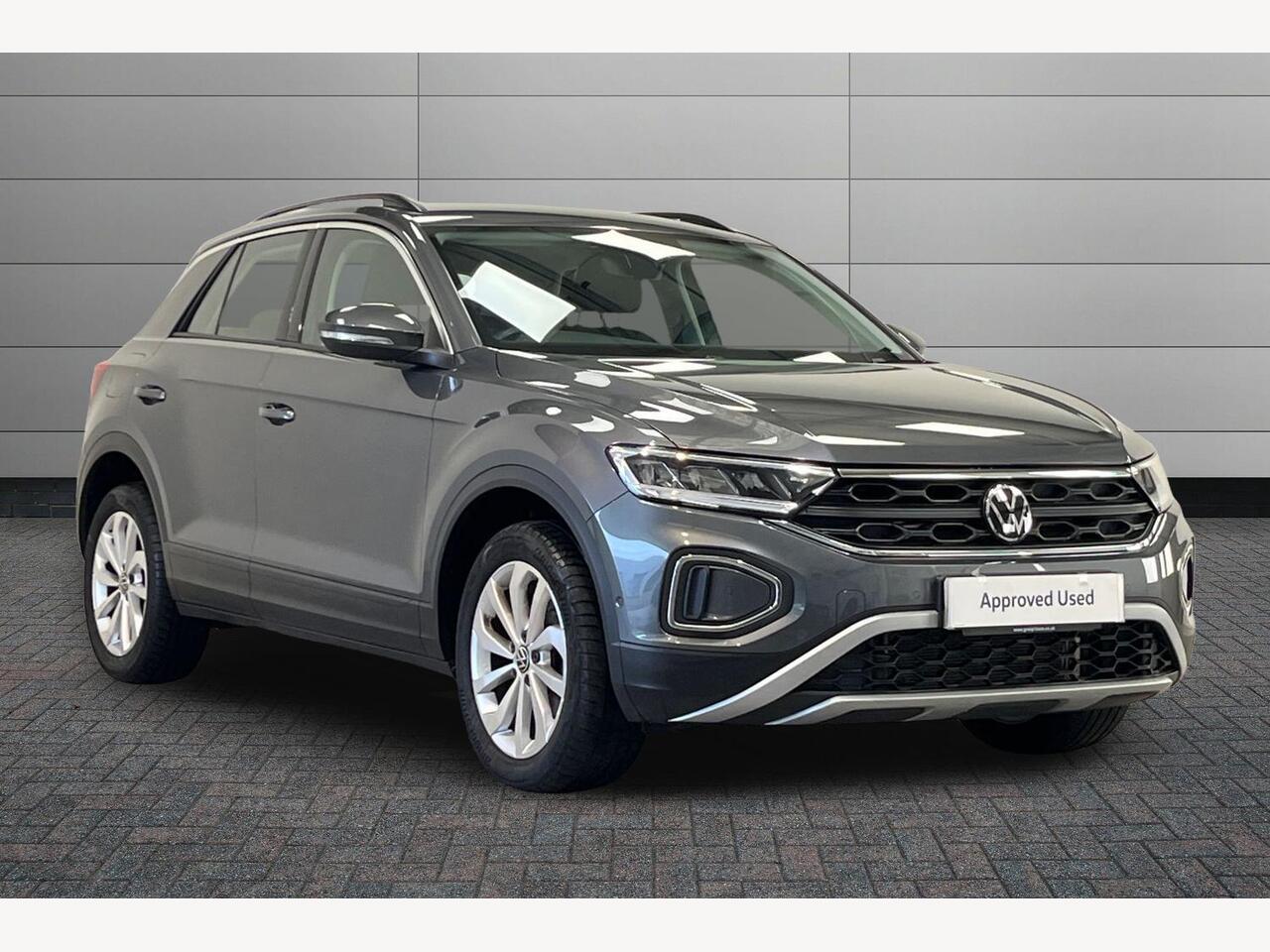 Used Volkswagen T-Roc 2023 for sale - 76676554: Photo 1