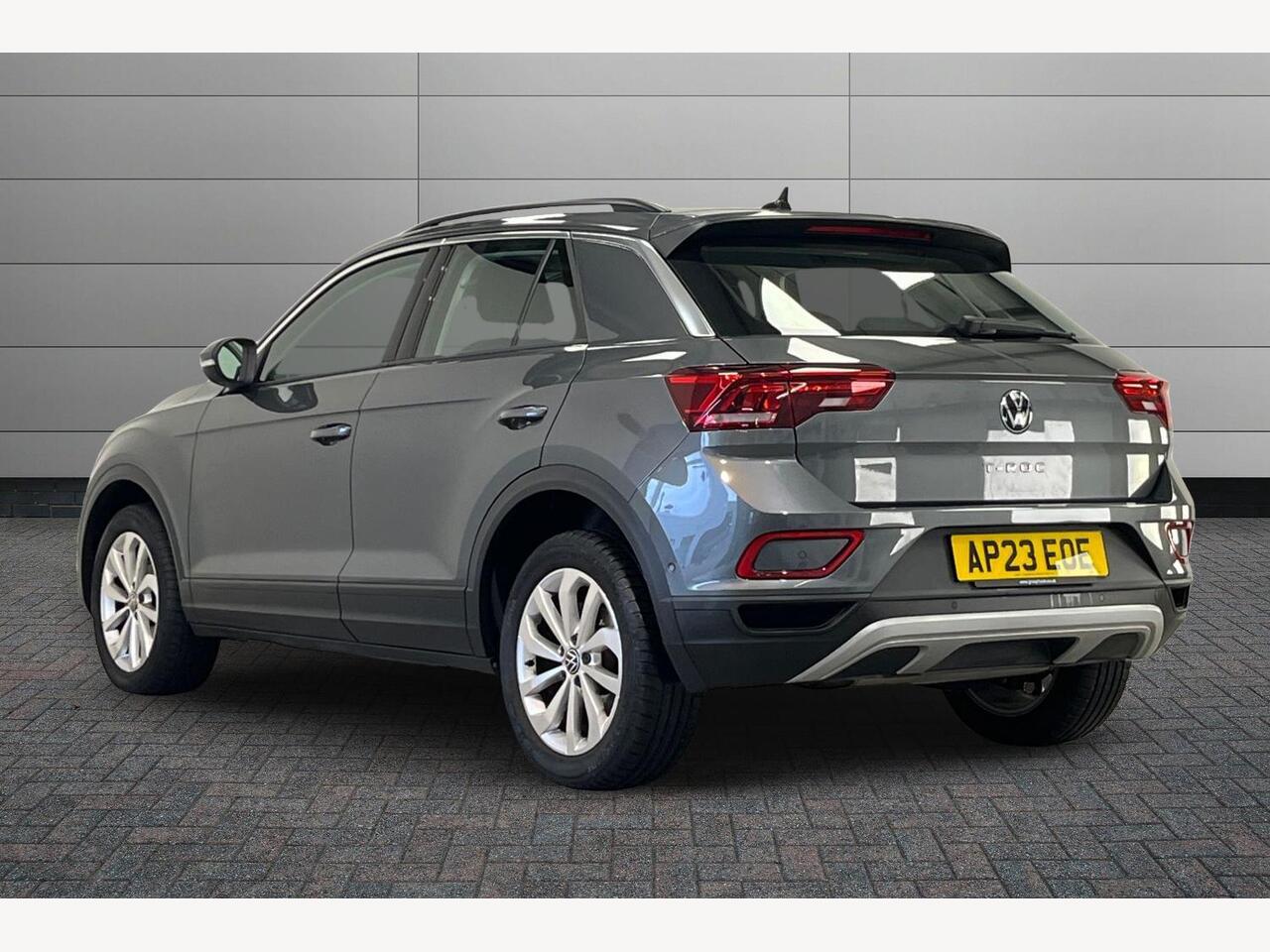 Used Volkswagen T-Roc 2023 for sale - 76676554: Photo 3