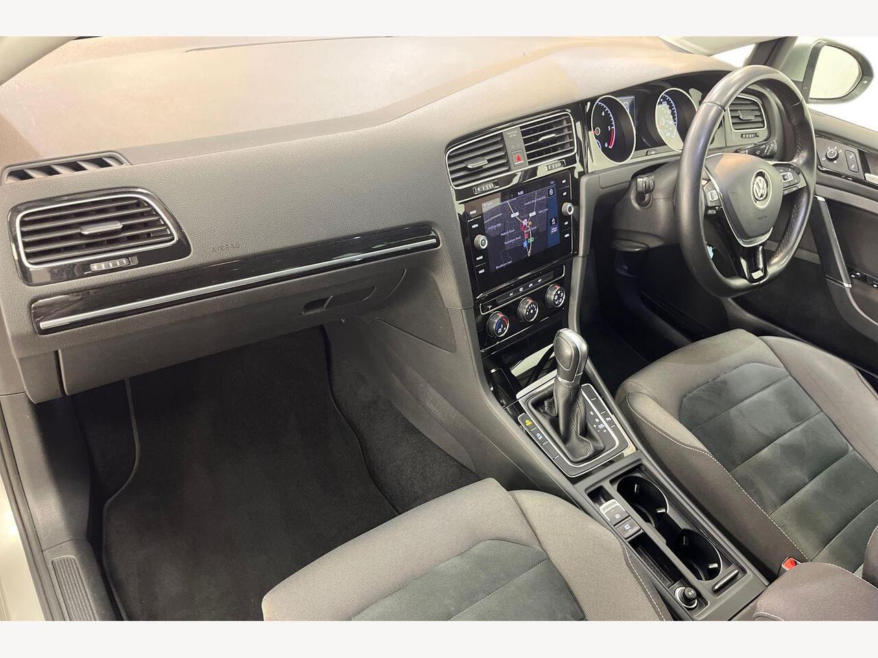 Used Volkswagen Golf 2018 for sale - 77470670: Photo 2