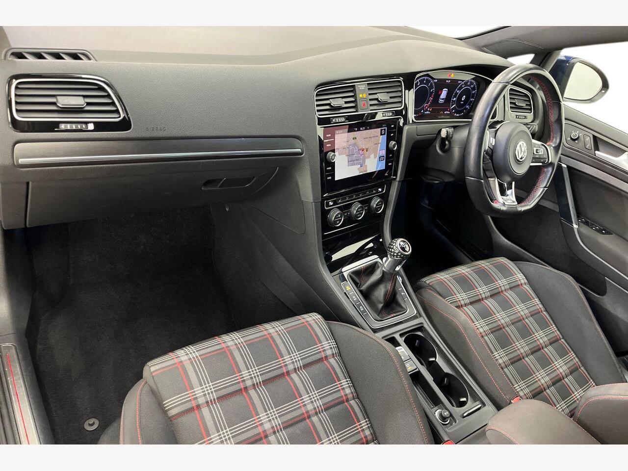 Used Volkswagen Golf 2019 for sale - 76673860: Photo 2