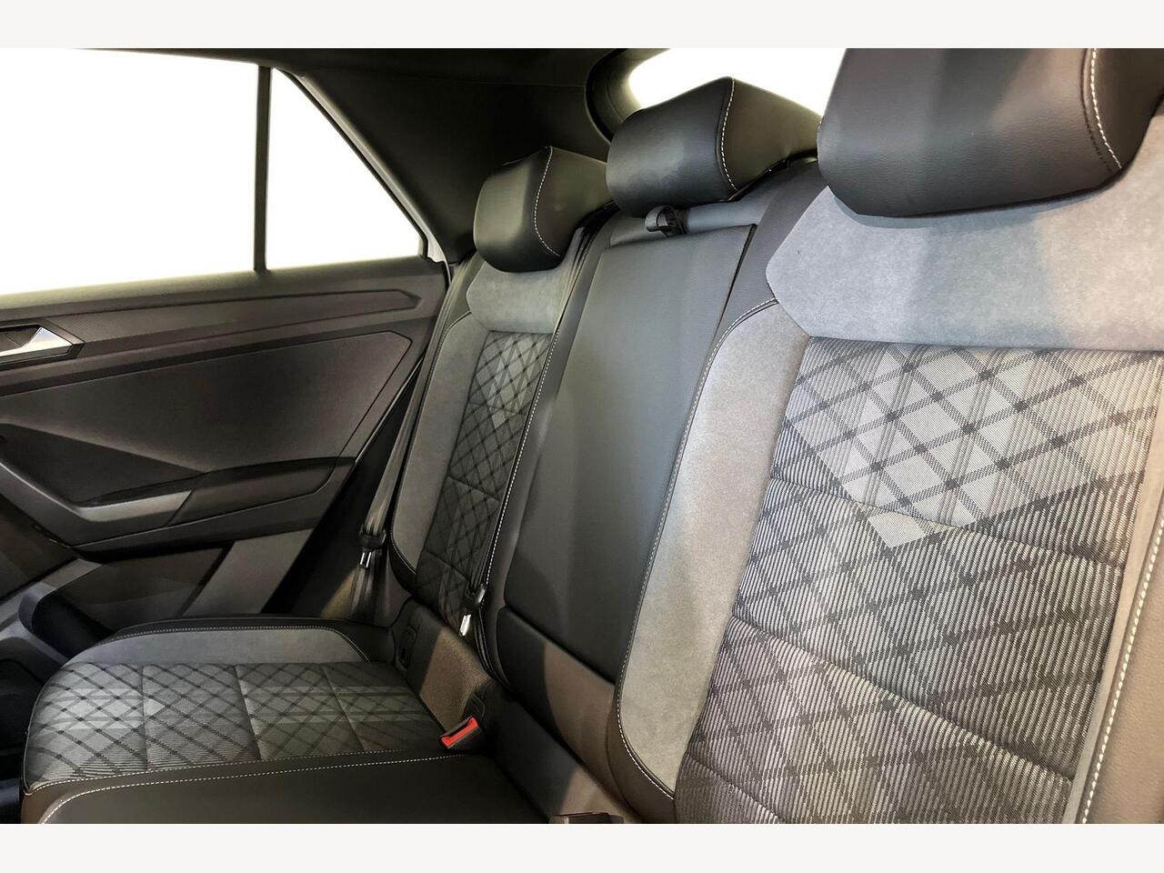 Used Volkswagen T-Roc 2023 for sale - 76676051: Photo 10