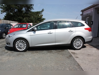 Used Ford Focus 2017 for sale - 75356037: Photo