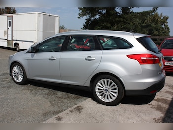 Used Ford Focus 2017 for sale - 75356037: Photo