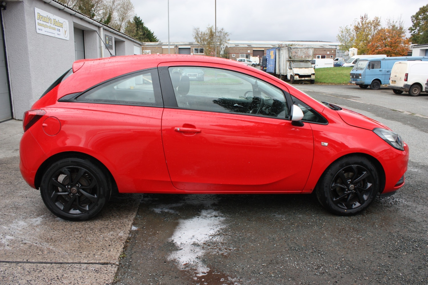 Used Vauxhall Corsa 2017 for sale - 76302573: Photo 2