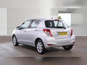 Used Toyota Yaris 2013 for sale - 79575116: Photo