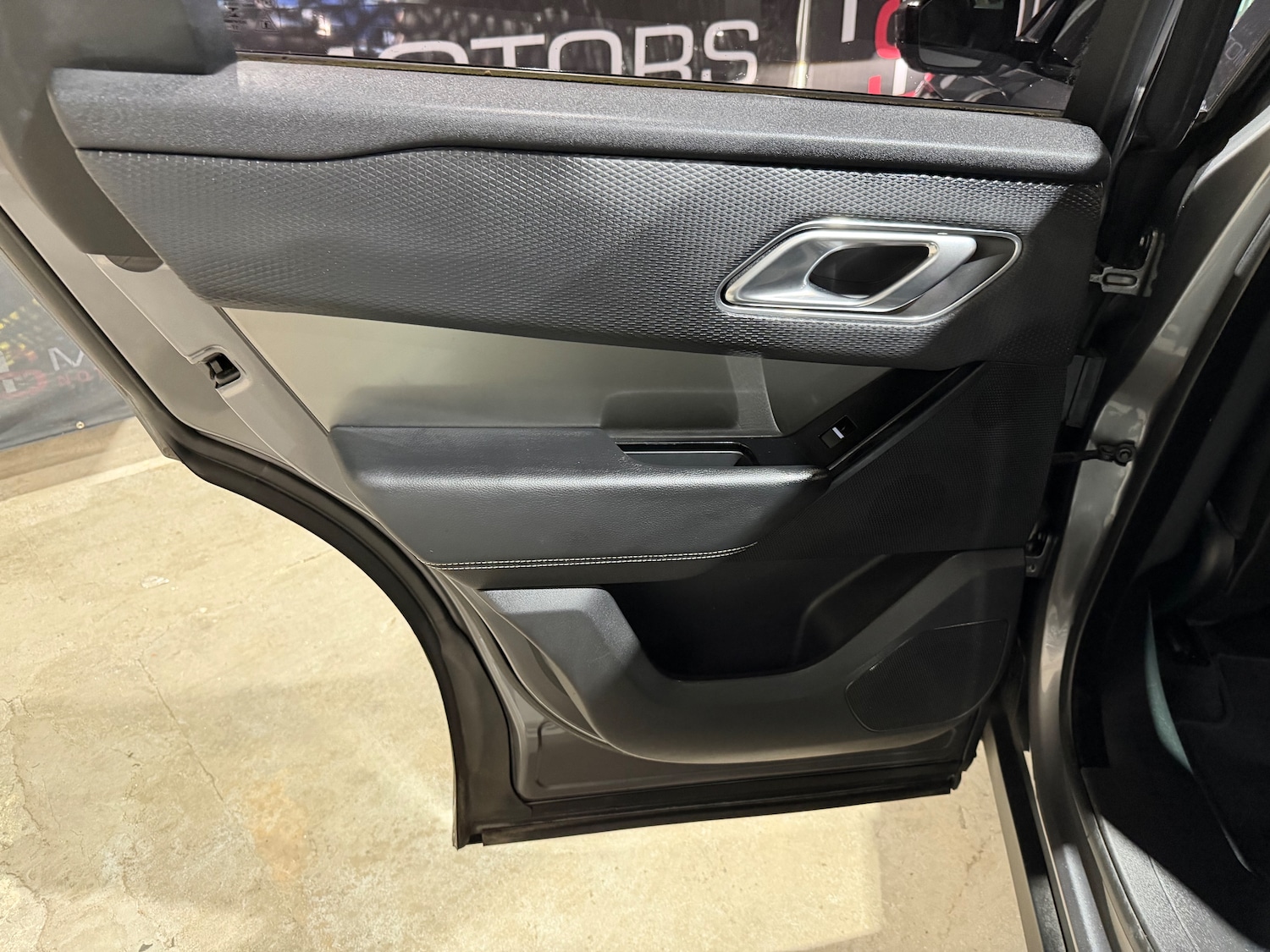 Used Land Rover Range Rover Velar 2018 for sale - 77931776: Photo 14