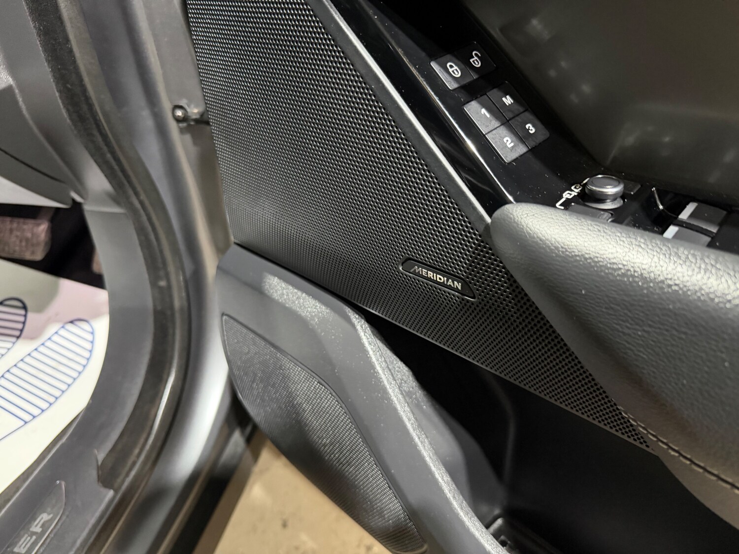 Used Land Rover Range Rover Velar 2018 for sale - 77931776: Photo 24