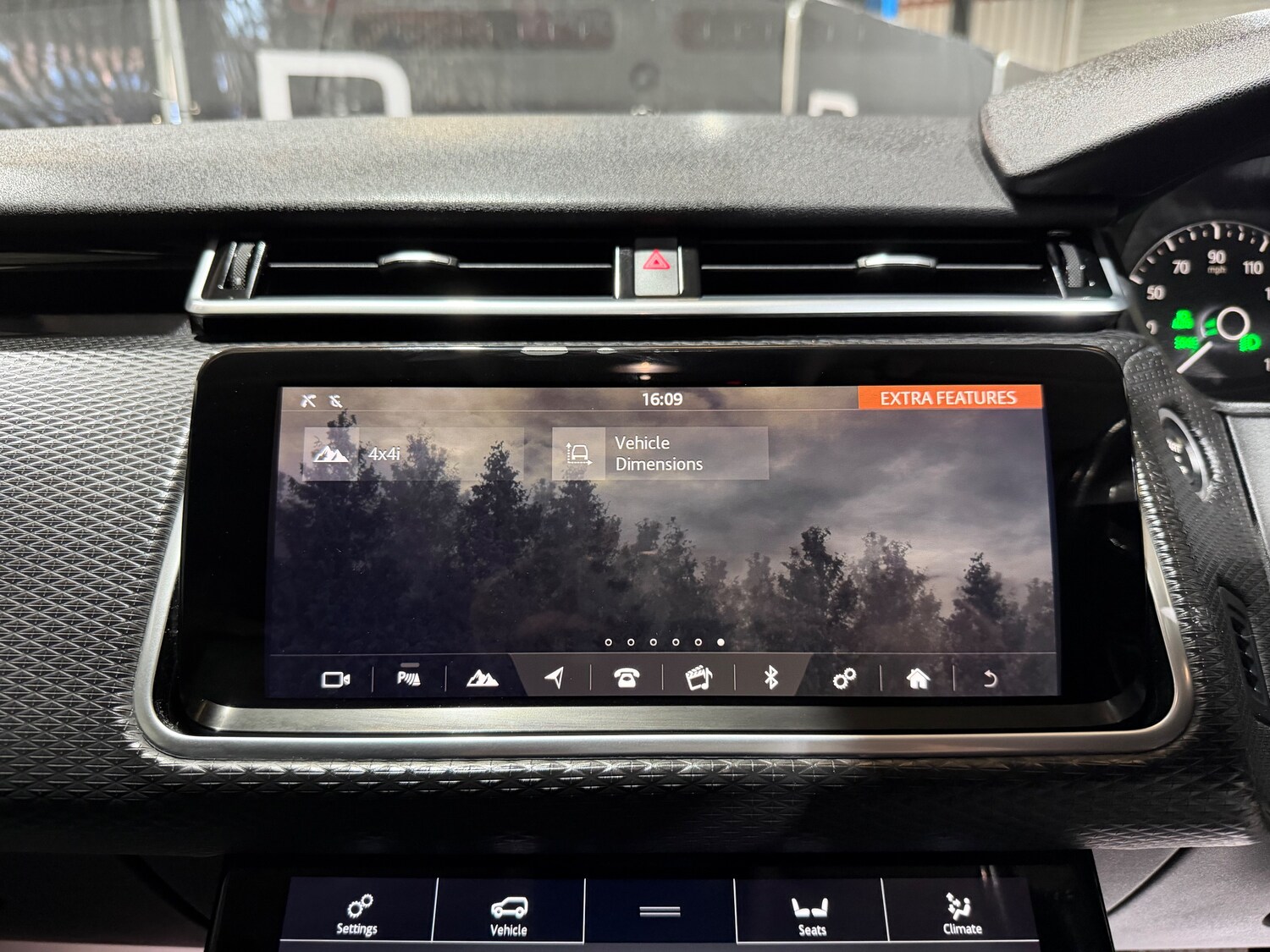 Used Land Rover Range Rover Velar 2018 for sale - 77931776: Photo 43