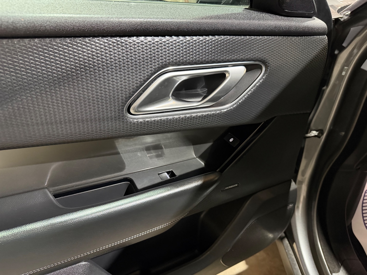 Used Land Rover Range Rover Velar 2018 for sale - 77931776: Photo 8