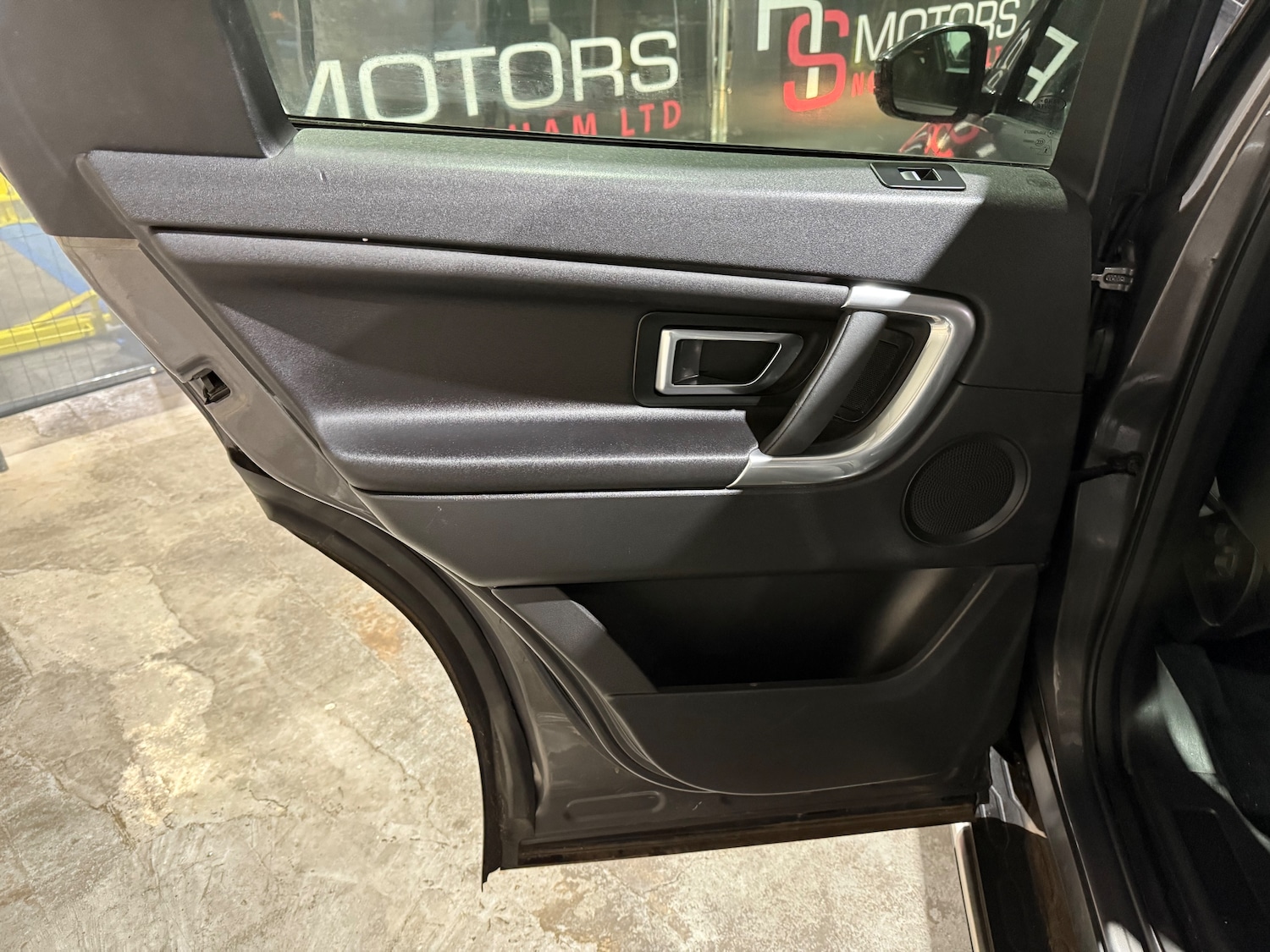 Used Land Rover Discovery Sport 2017 for sale - 77256549: Photo 12