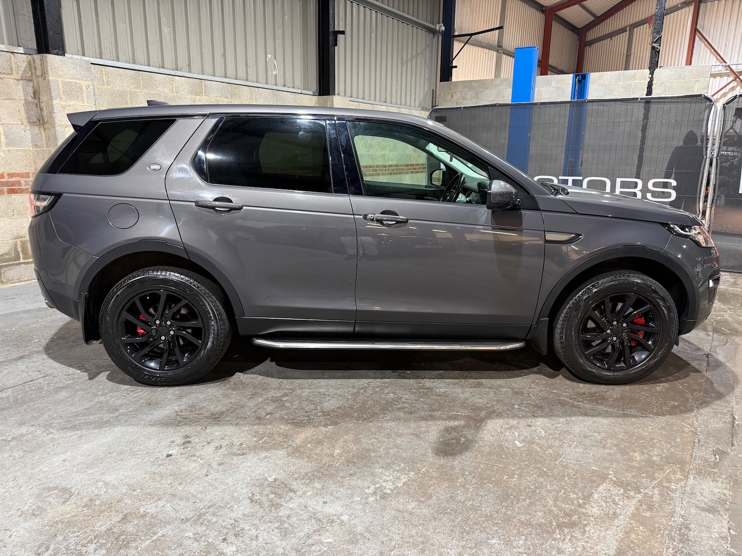 Used Land Rover Discovery Sport 2017 for sale - 77256549: Photo 2