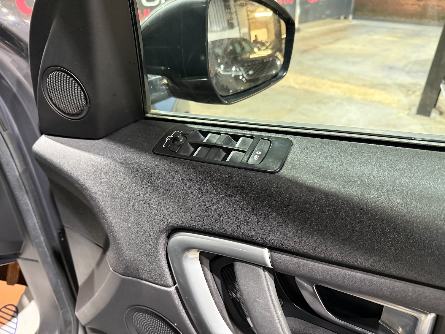 Used Land Rover Discovery Sport 2017 for sale - 77256549: Photo 24