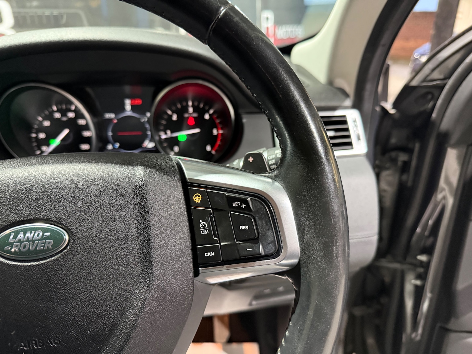 Used Land Rover Discovery Sport 2017 for sale - 77256549: Photo 32