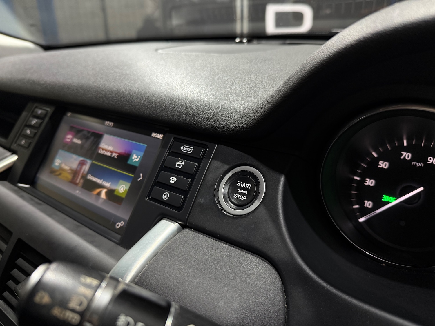 Used Land Rover Discovery Sport 2017 for sale - 77256549: Photo 41