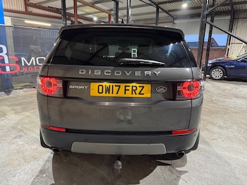 Used Land Rover Discovery Sport 2017 for sale - 77256549: Photo