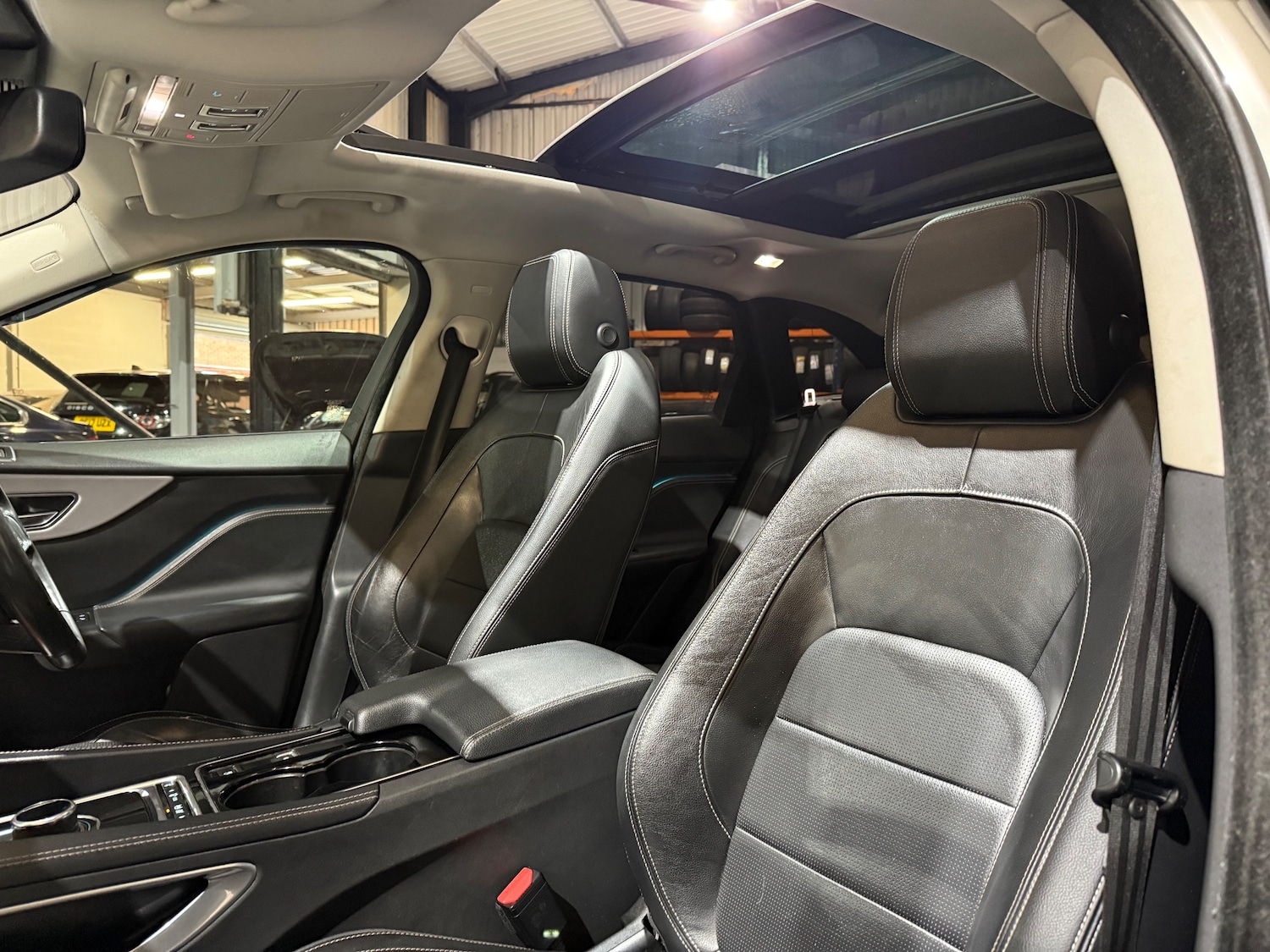 Used Jaguar F-Pace 2016 for sale - 78177244: Photo 10