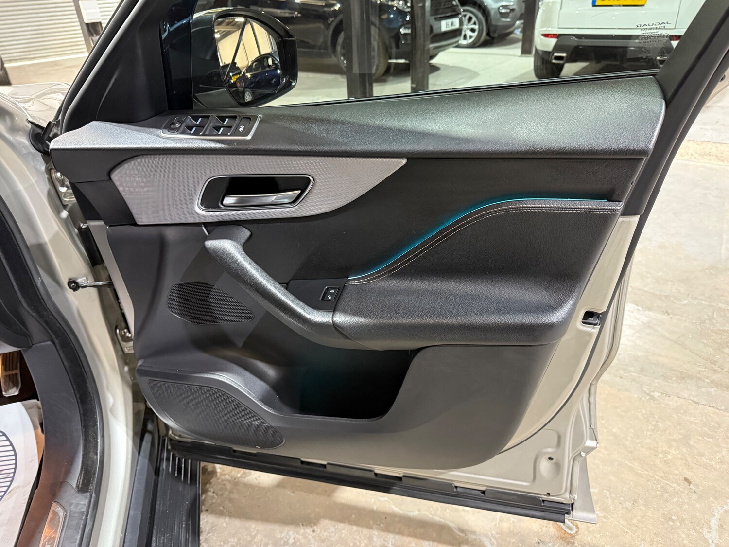 Used Jaguar F-Pace 2016 for sale - 78177244: Photo 23