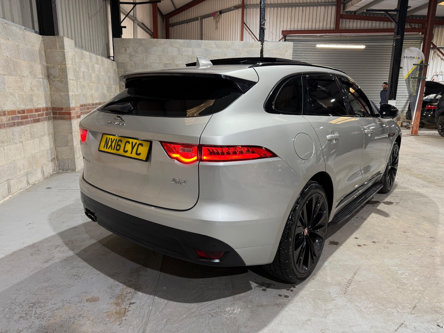 Used Jaguar F-Pace 2016 for sale - 78177244: Photo 3