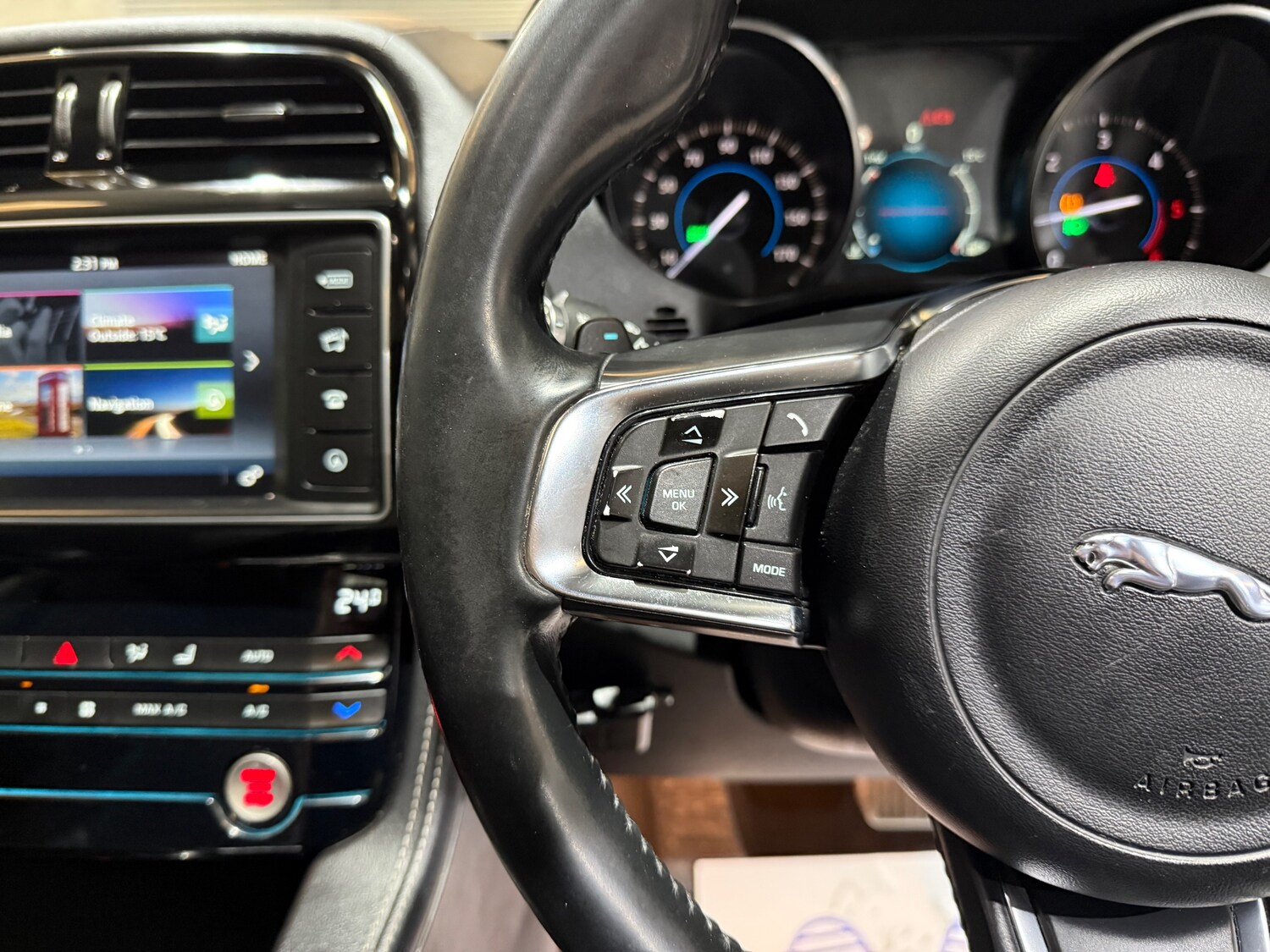 Used Jaguar F-Pace 2016 for sale - 78177244: Photo 32