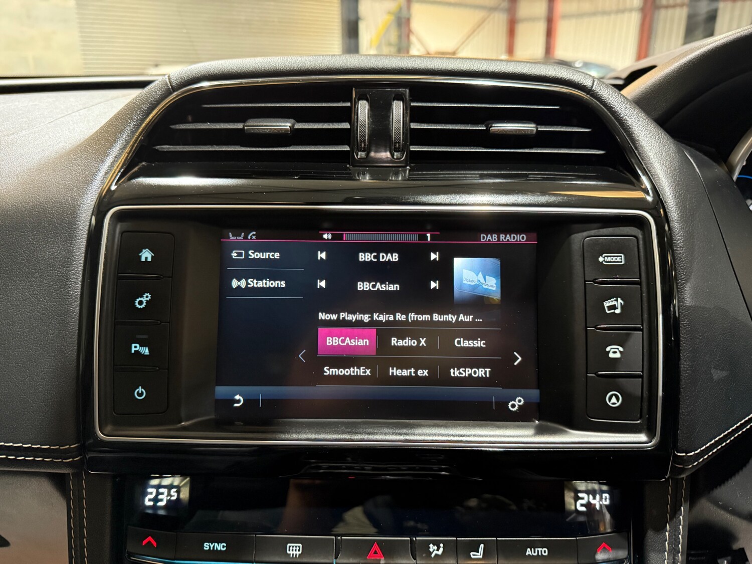 Used Jaguar F-Pace 2016 for sale - 78177244: Photo 42