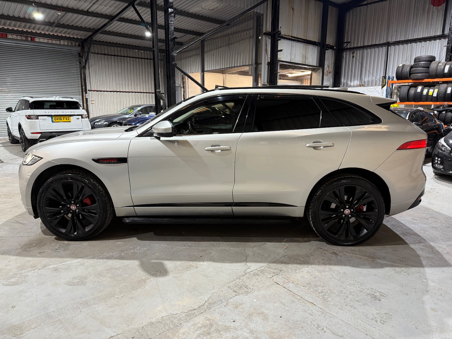 Used Jaguar F-Pace 2016 for sale - 78177244: Photo 5