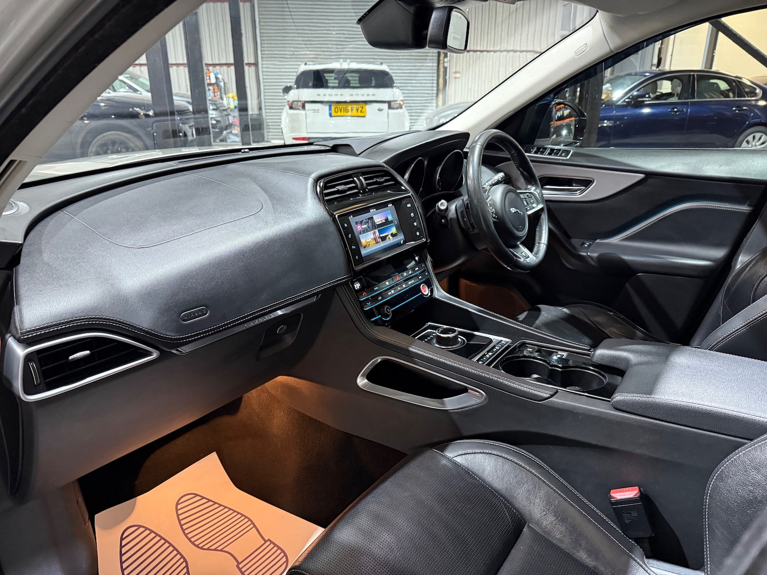 Used Jaguar F-Pace 2016 for sale - 78177244: Photo 9