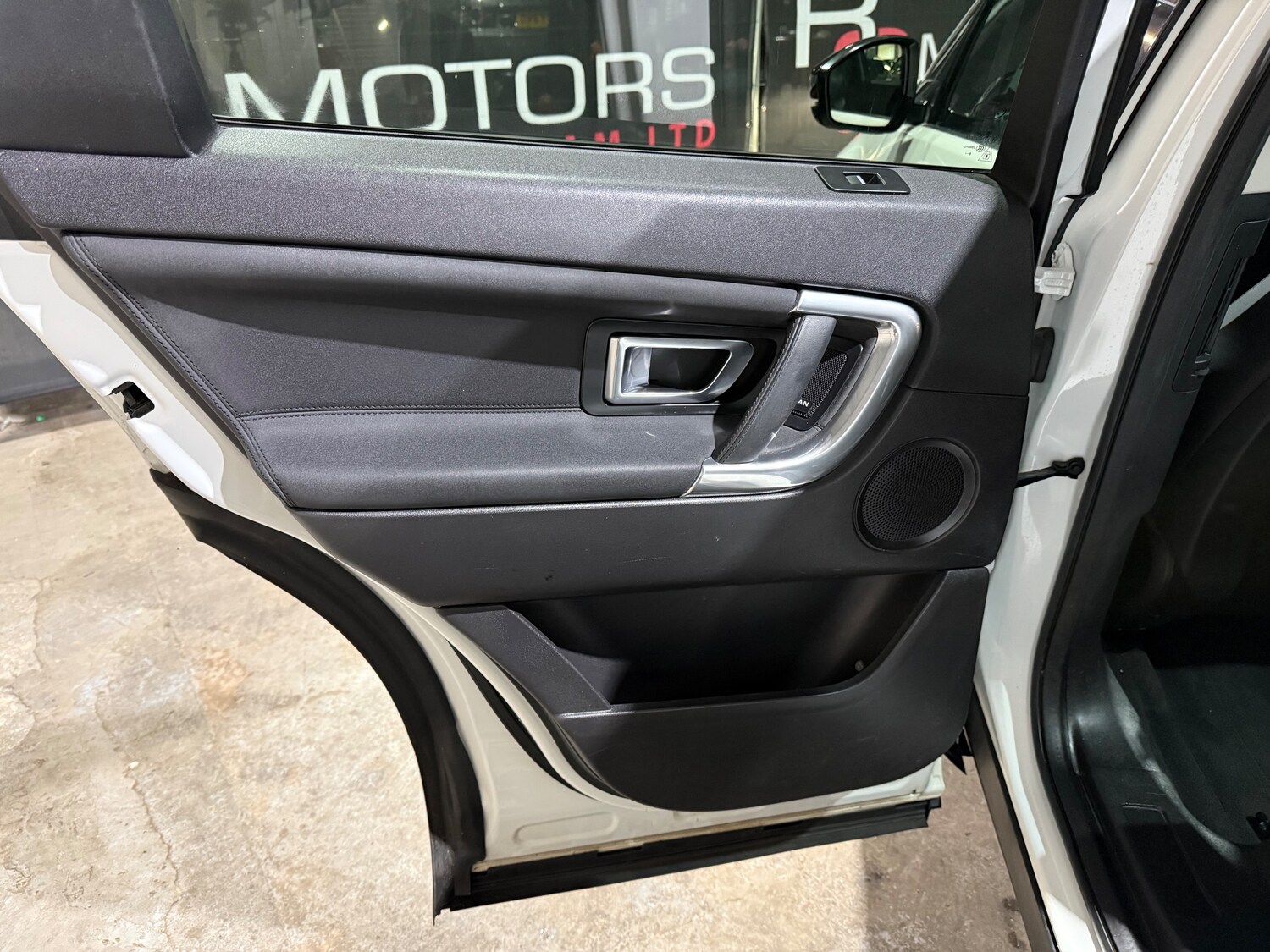 Used Land Rover Discovery Sport 2017 for sale - 77501924: Photo 14