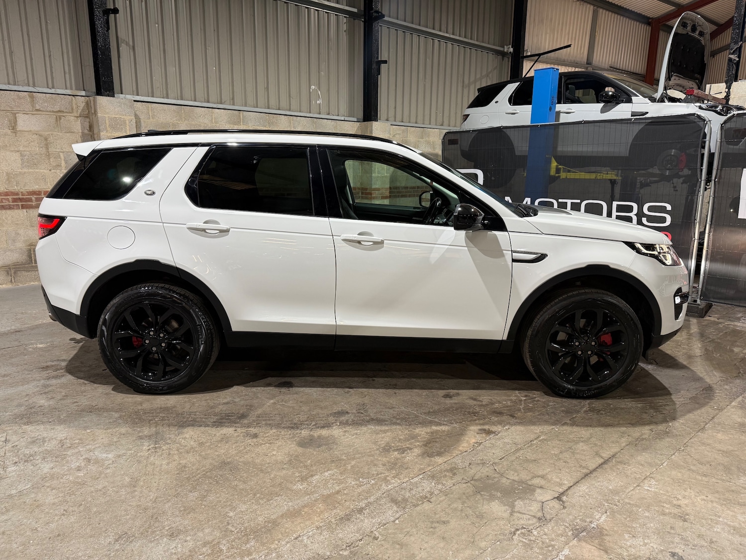 Used Land Rover Discovery Sport 2017 for sale - 77501924: Photo 3