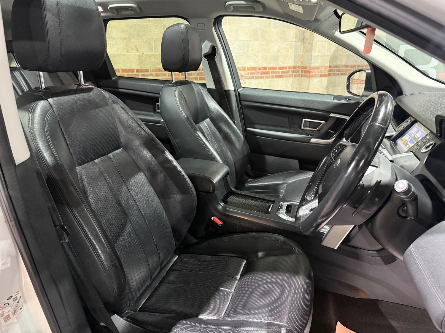 Used Land Rover Discovery Sport 2017 for sale - 77501924: Photo 31