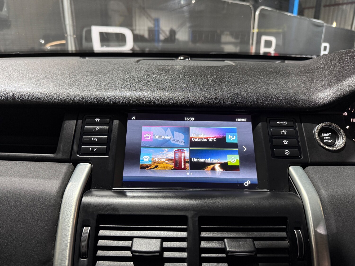 Used Land Rover Discovery Sport 2017 for sale - 77501924: Photo 40