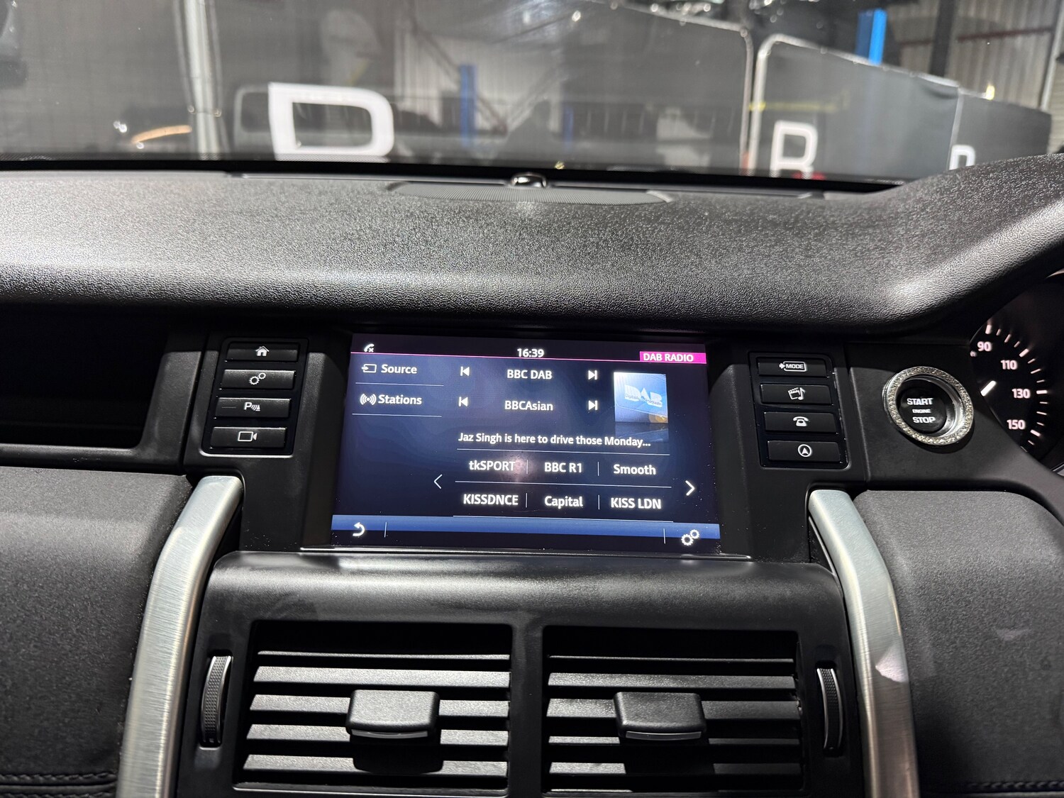 Used Land Rover Discovery Sport 2017 for sale - 77501924: Photo 43