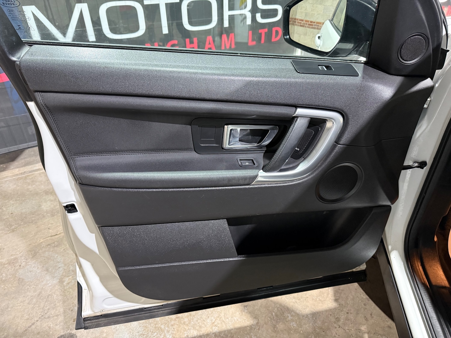 Used Land Rover Discovery Sport 2017 for sale - 77501924: Photo 9