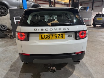 Used Land Rover Discovery Sport 2017 for sale - 79354057: Photo