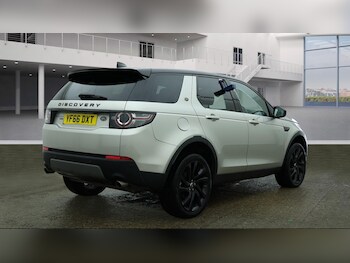 Used Land Rover Discovery Sport 2016 for sale - 75982918: Photo