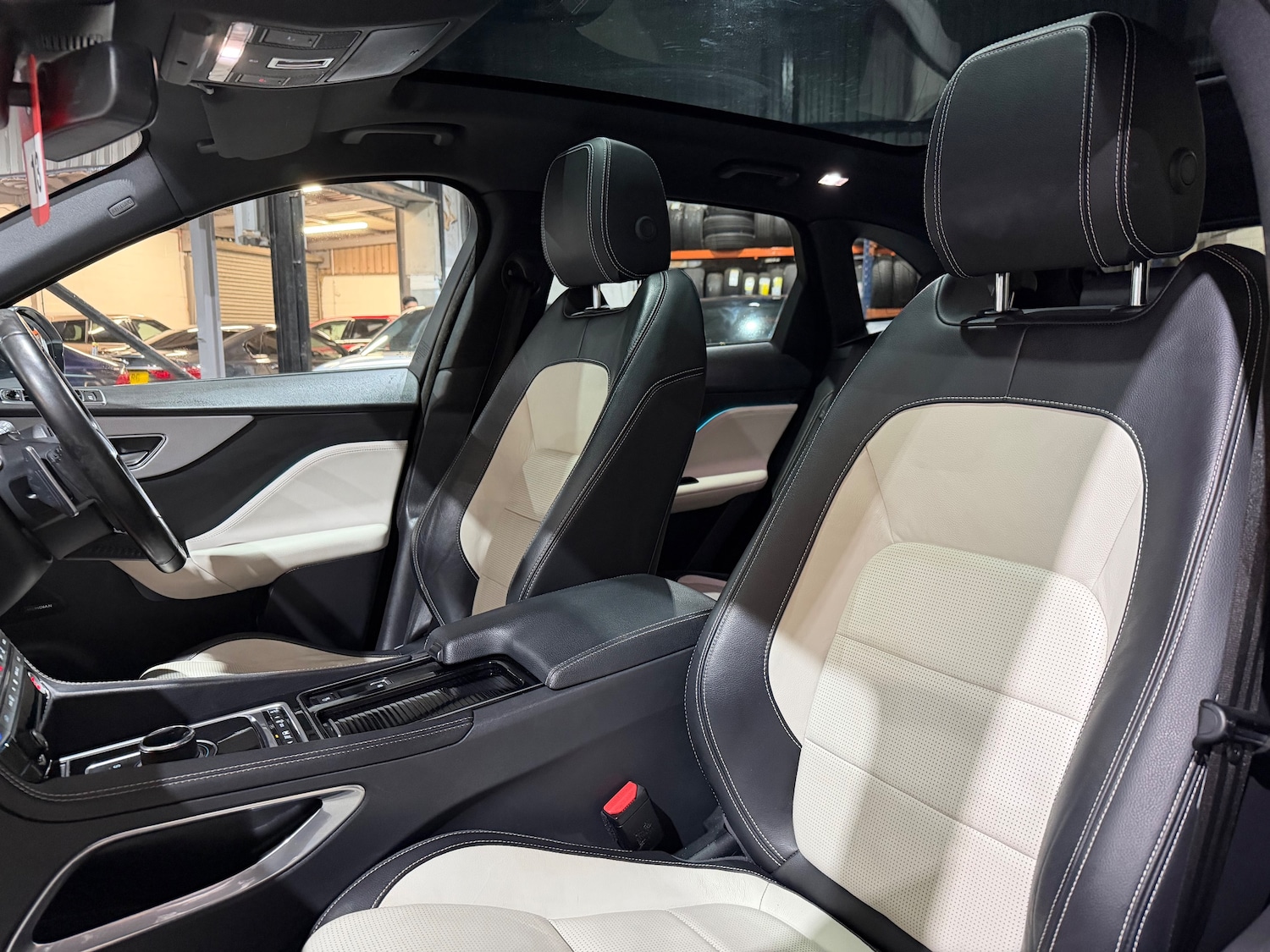 Used Jaguar F-Pace 2017 for sale - 77054904: Photo 11