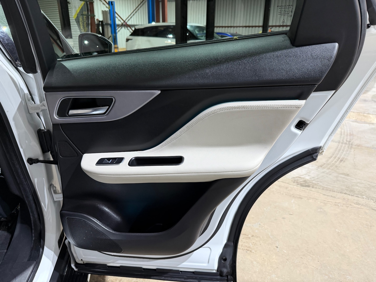 Used Jaguar F-Pace 2017 for sale - 77054904: Photo 21