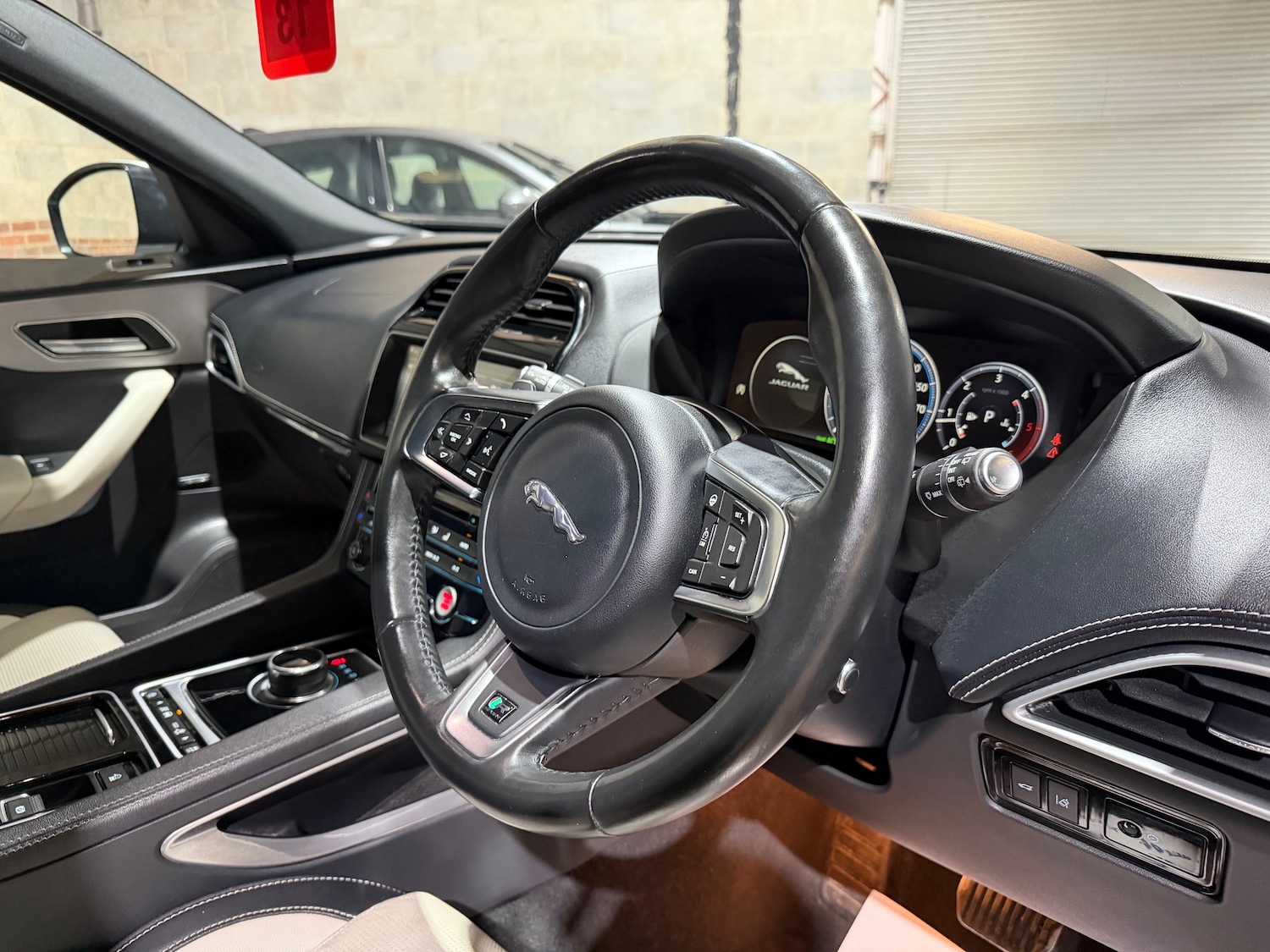 Used Jaguar F-Pace 2017 for sale - 77054904: Photo 28