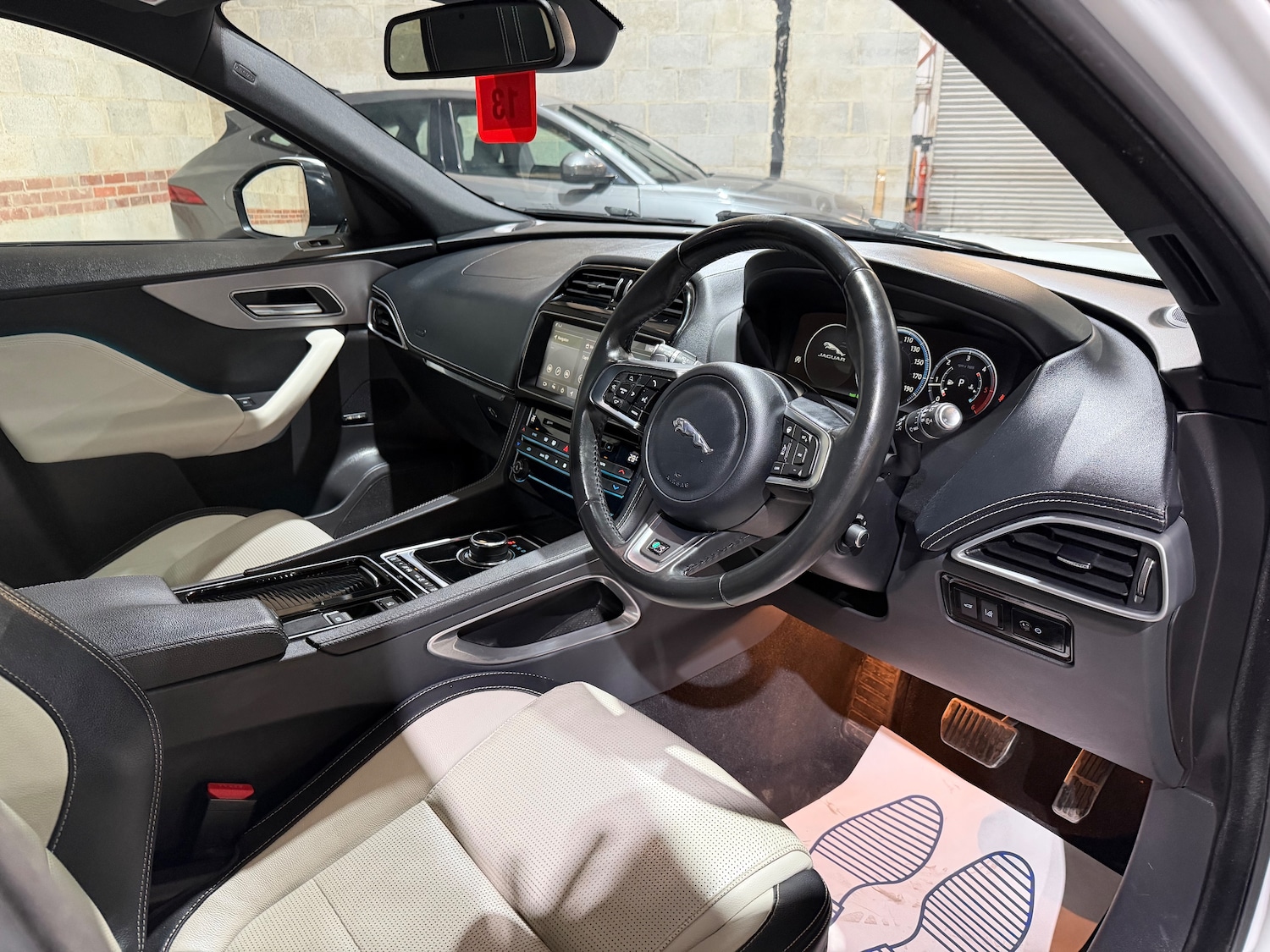 Used Jaguar F-Pace 2017 for sale - 77054904: Photo 29