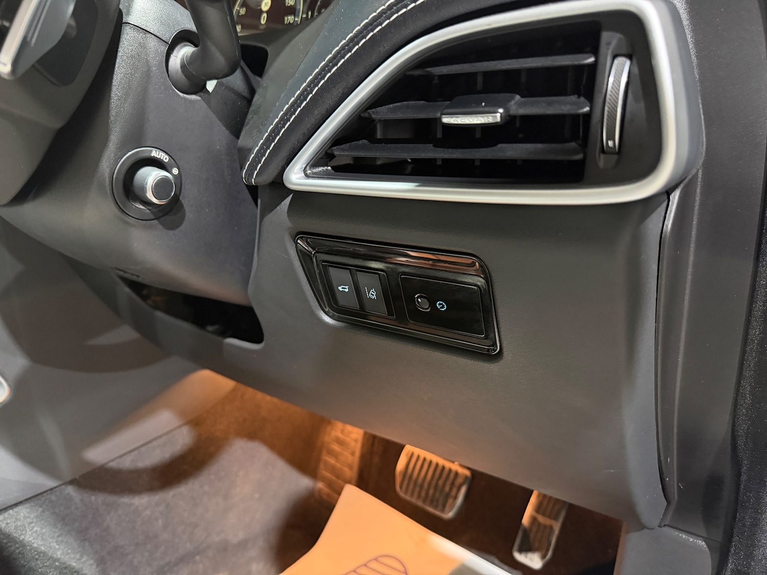 Used Jaguar F-Pace 2017 for sale - 77054904: Photo 32