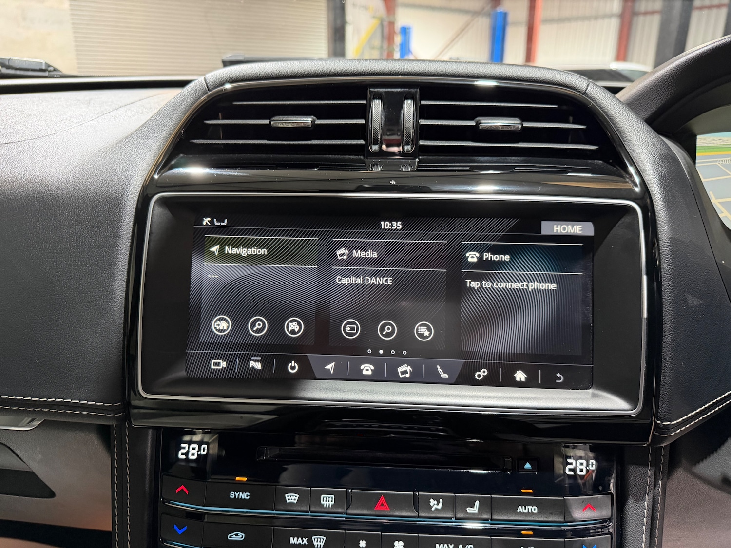 Used Jaguar F-Pace 2017 for sale - 77054904: Photo 41