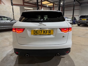 Used Jaguar F-Pace 2017 for sale - 77054904: Photo
