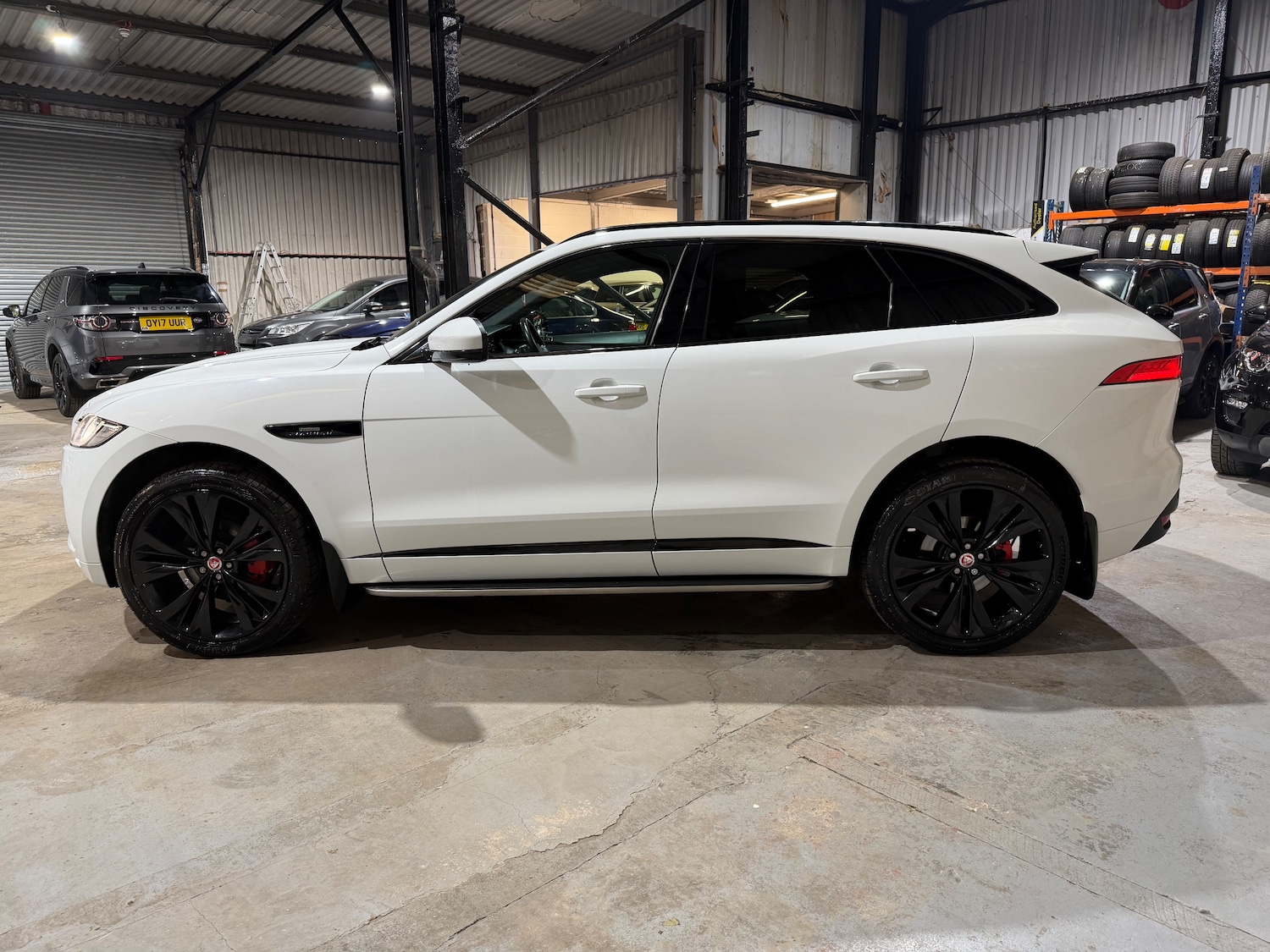 Used Jaguar F-Pace 2017 for sale - 77054904: Photo 5