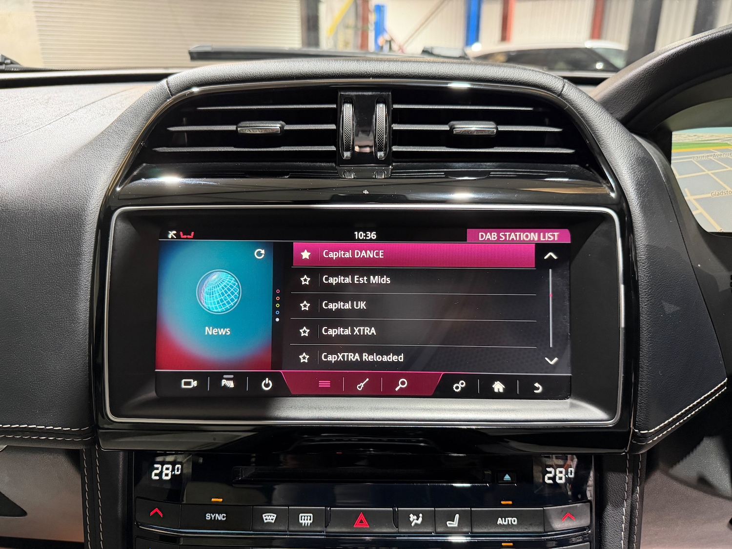 Used Jaguar F-Pace 2017 for sale - 77054904: Photo 52