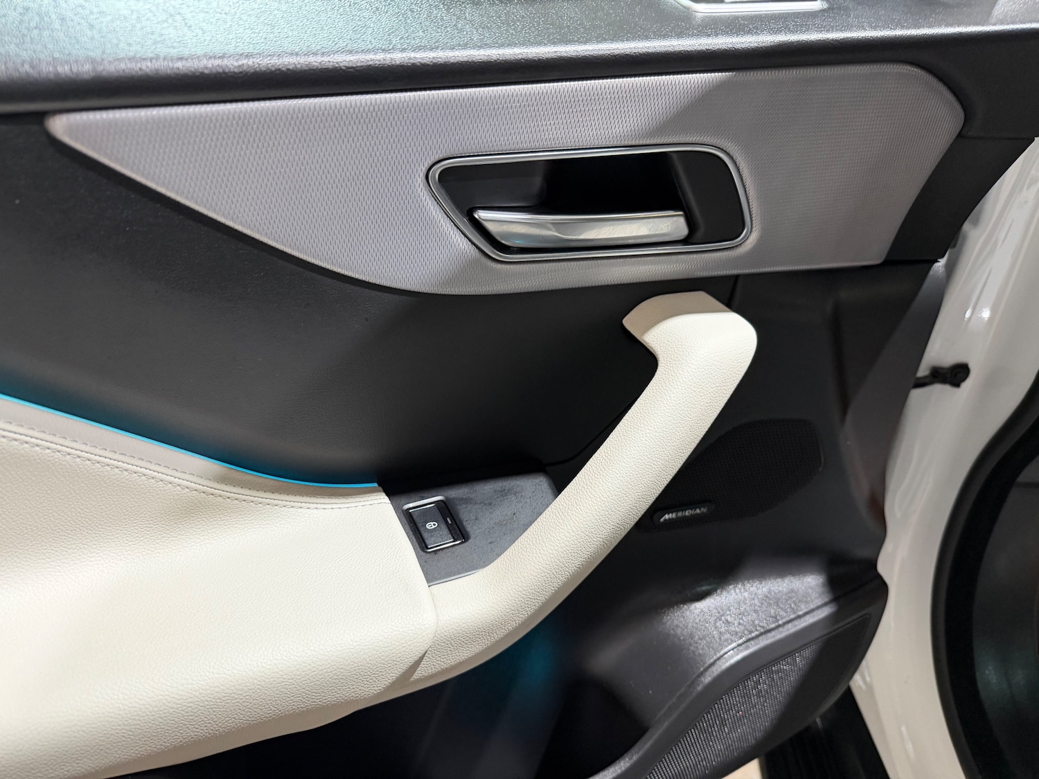 Used Jaguar F-Pace 2017 for sale - 77054904: Photo 8