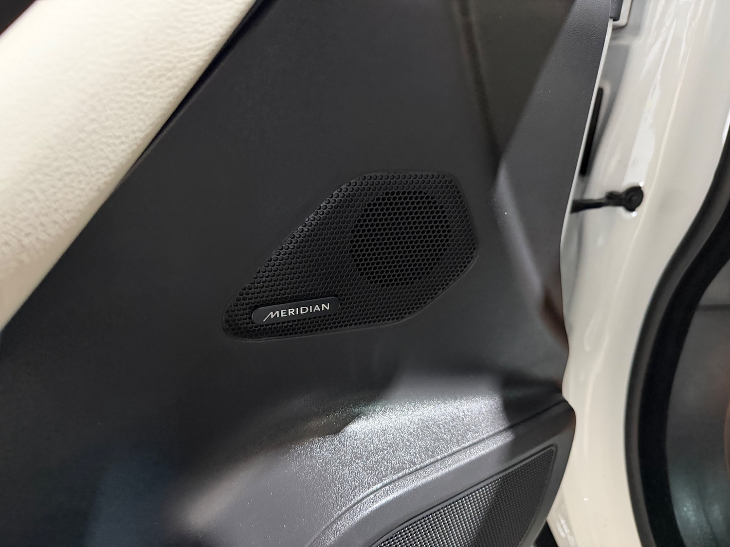 Used Jaguar F-Pace 2017 for sale - 77054904: Photo 9