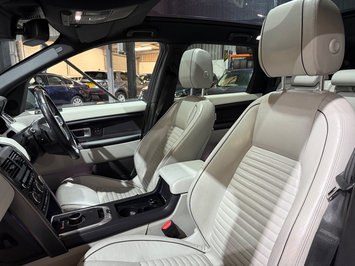 Used Land Rover Discovery Sport 2017 for sale - 76204674: Photo 11