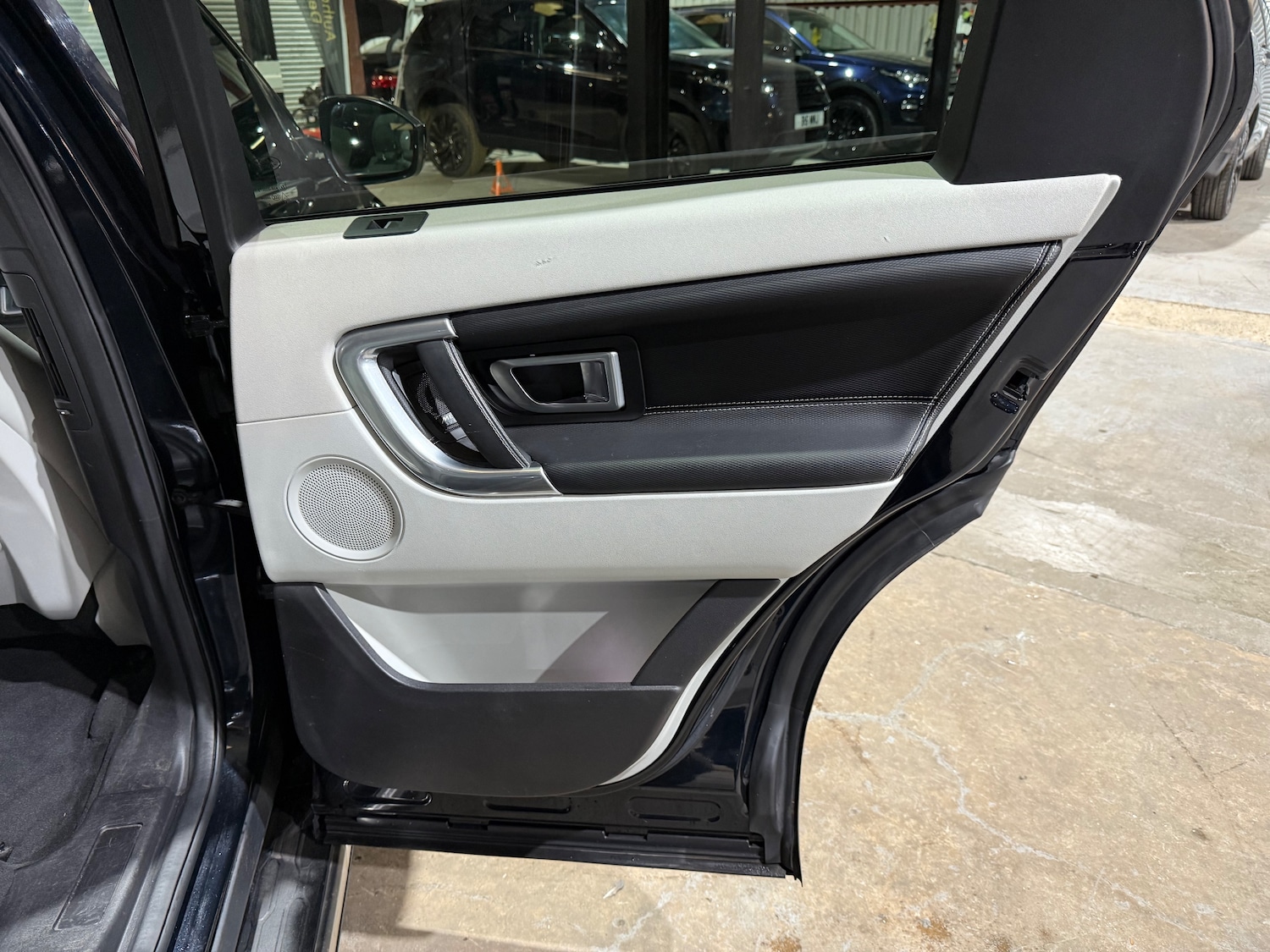 Used Land Rover Discovery Sport 2017 for sale - 76204674: Photo 20