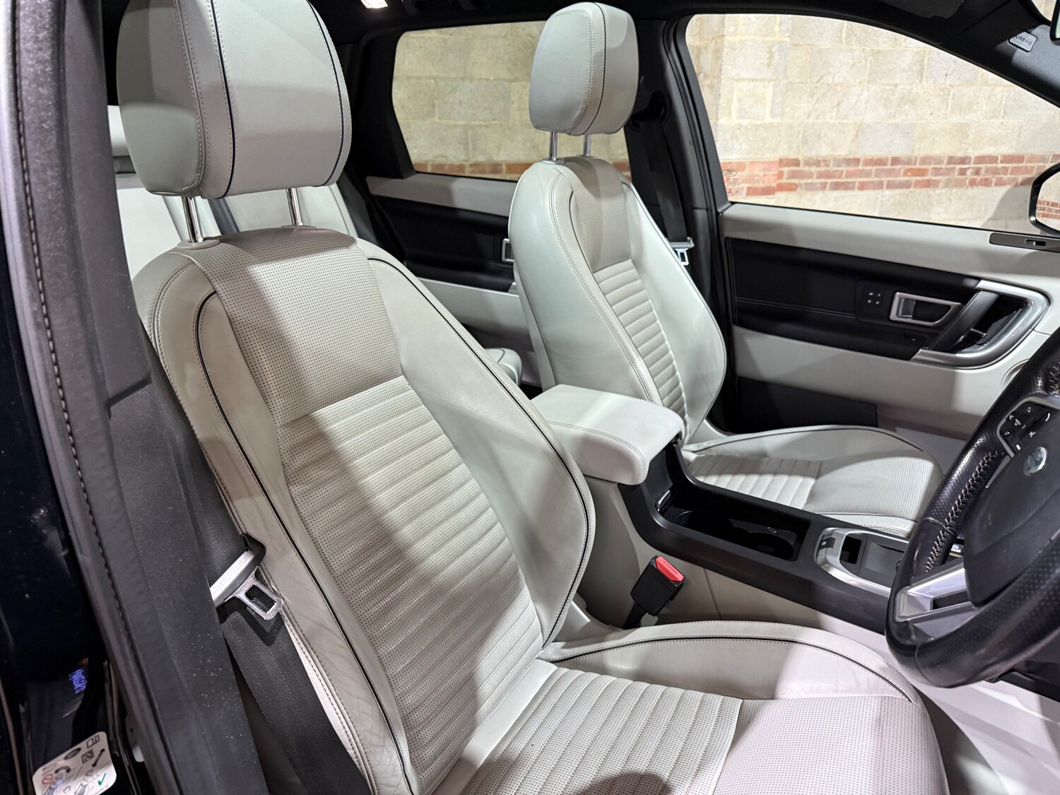 Used Land Rover Discovery Sport 2017 for sale - 76204674: Photo 33