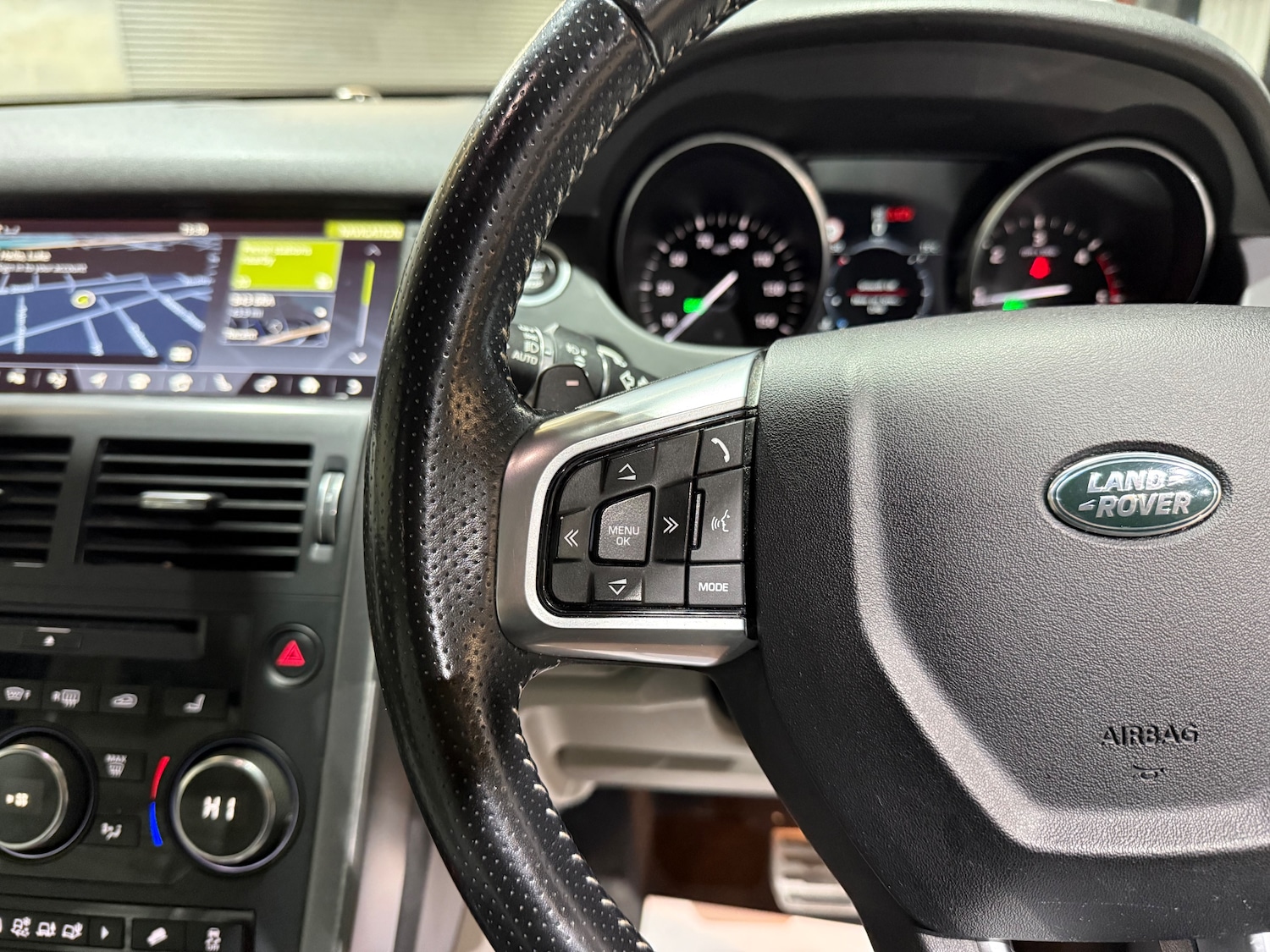 Used Land Rover Discovery Sport 2017 for sale - 76204674: Photo 37